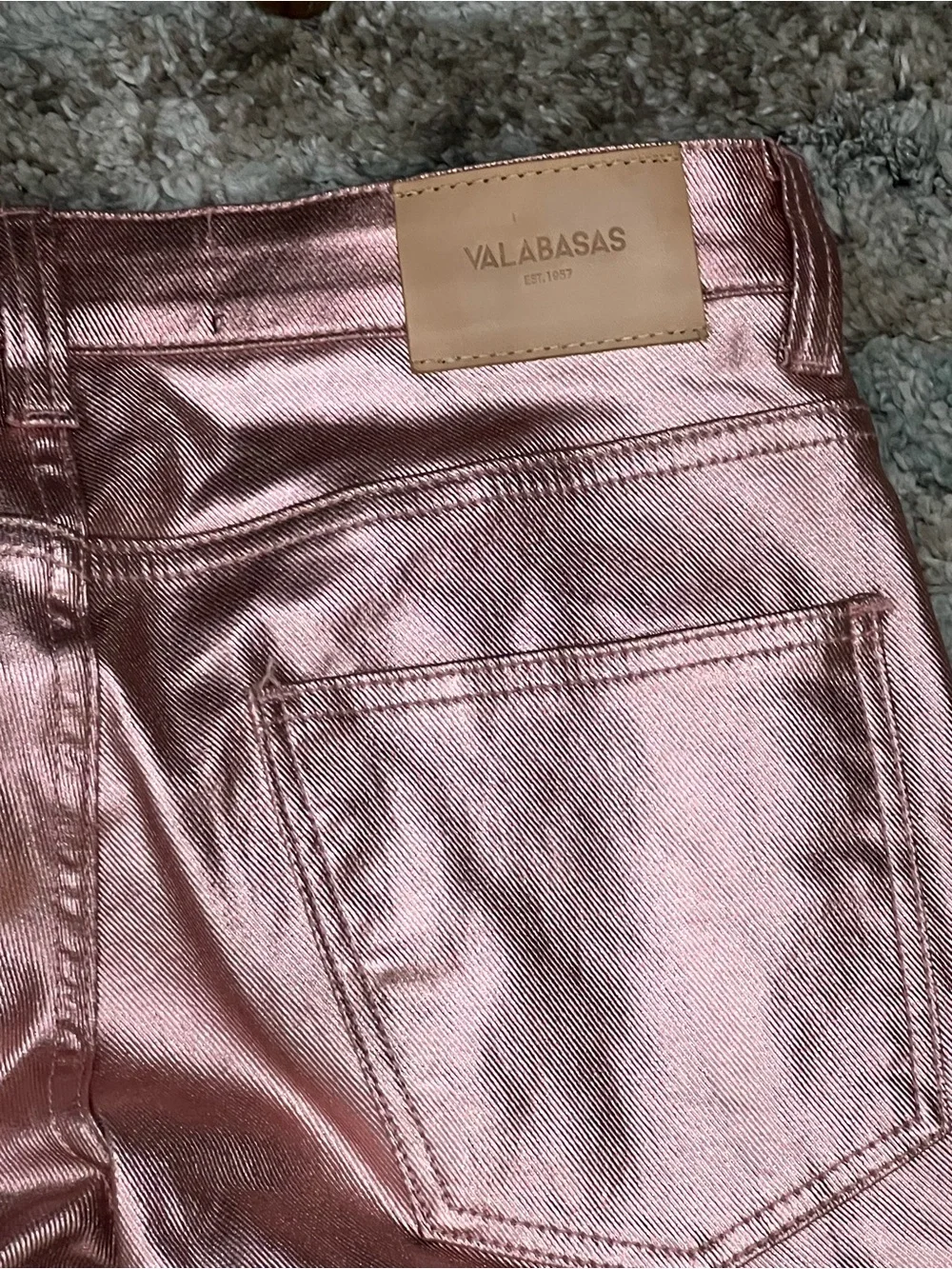 Valabasas bold metallic